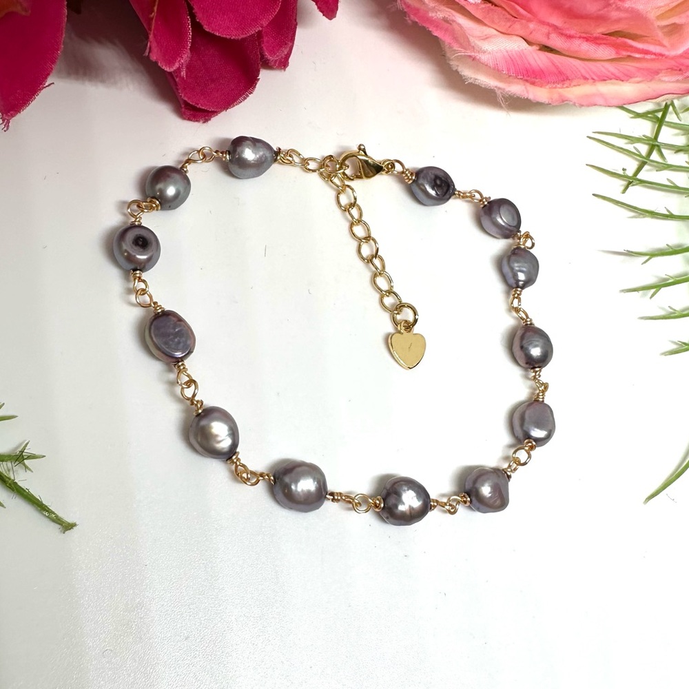 NEW⚜️Gray Freshwater Pearl Hand Wired Bracelet